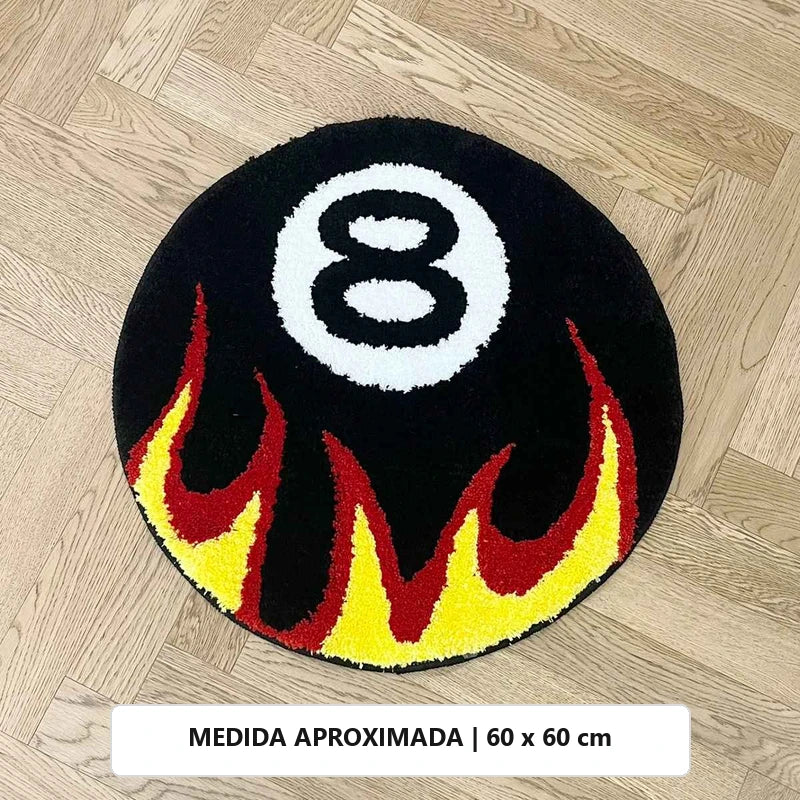 Medida aproximada do tapete Bola 8 com chamas: 60 x 60 cm