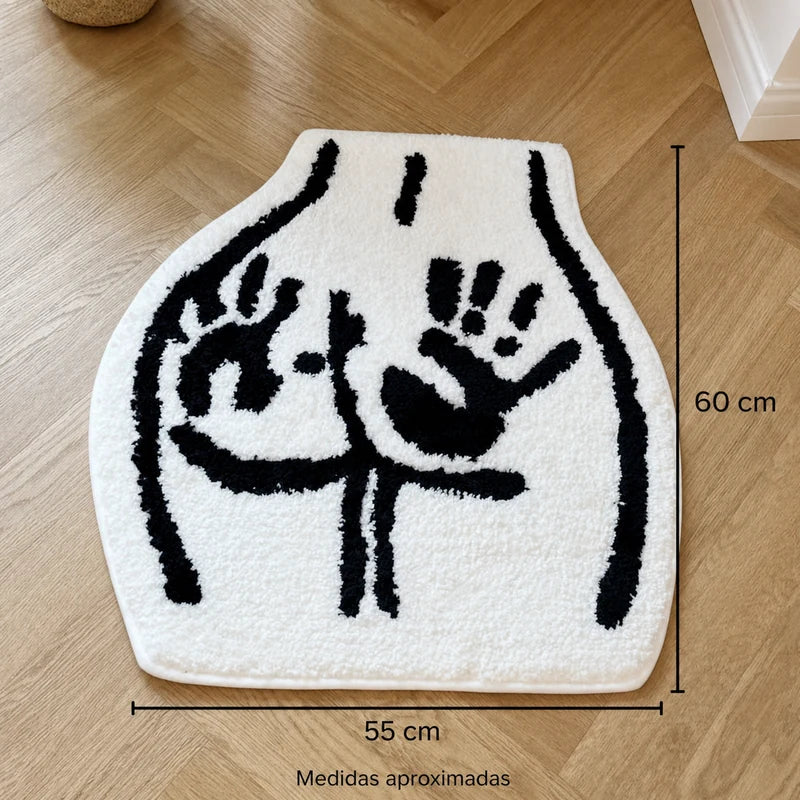Medidas do tapete bumbum: 60 cm de altura por 55 cm de largura