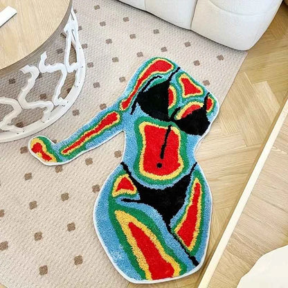 Tapete Musa Pop Art ao lado da mesa na sala