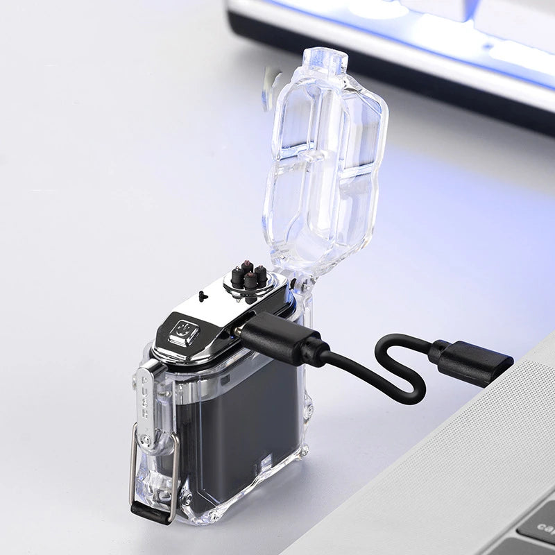 isqueiro-eletrico-recarregavel-prova-dagua-preto-recarga-usb - Isqueiro eletrico preto carregando via cabo USB.
