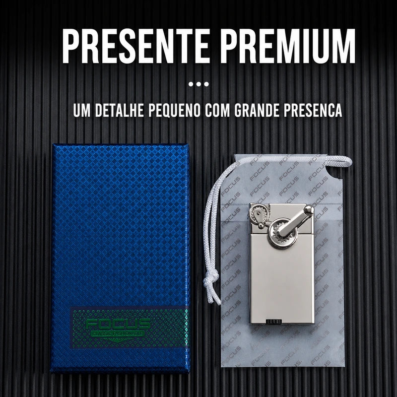 isqueiro-macarico-recarregavel-metal-cinza-areia-presente - Isqueiro recarregavel de metal com embalagem premium para presente.