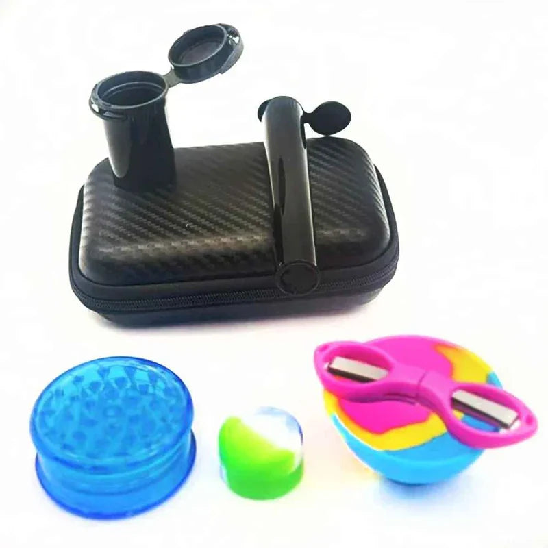 Kit Puff Essence com itens fora da case, dichavador azul, cuia colorida e slick