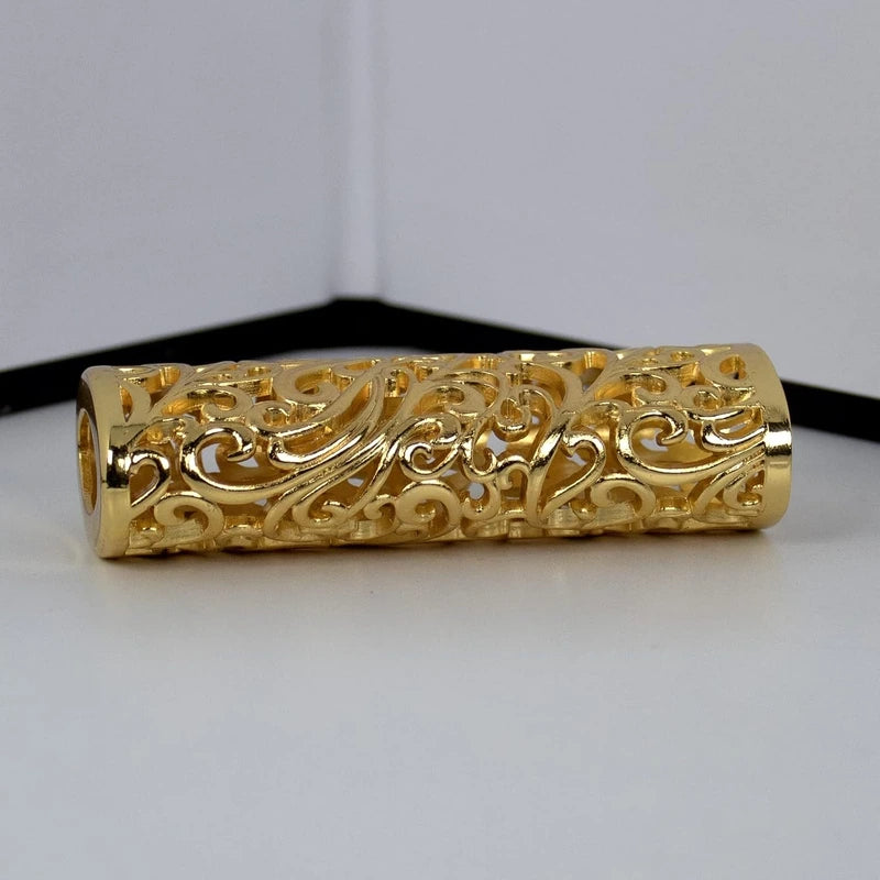 porta-isqueiro-bic-j6-ouro-detalhe-lateral - Capa para isqueiro BIC J6 ouro em vista lateral mostrando o acabamento.