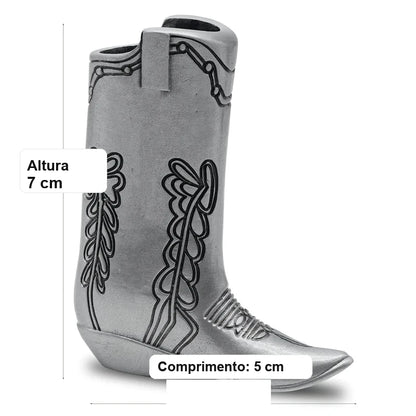 porta-isqueiro-bic-mini-j5-bota-cowboy-medidas-portugues - Medidas do porta-isqueiro BIC Mini J5 bota cowboy com altura e comprimento em portugues.