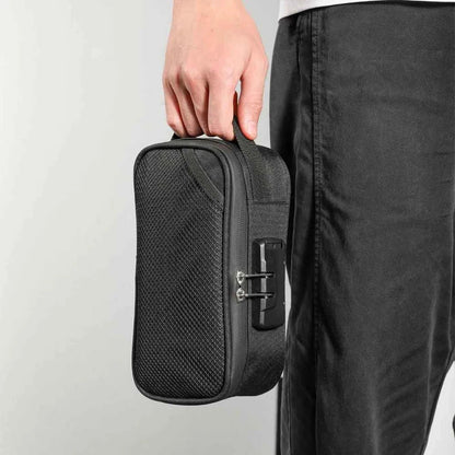 stash-safe-case-case-com-senha-uso-na-mao-lifestyle-discreto